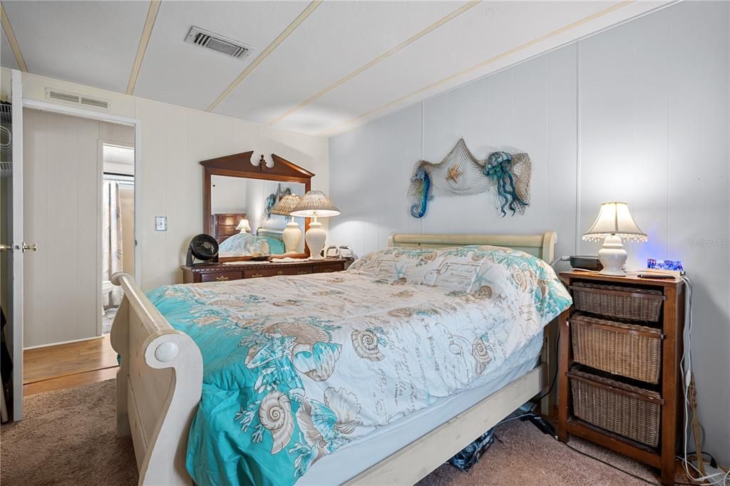 For Sale: $140,000 (2 beds, 2 baths, 1096 Square Feet)
