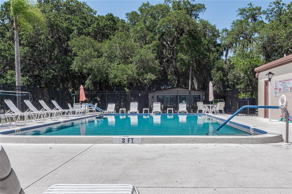 For Sale: $140,000 (2 beds, 2 baths, 1096 Square Feet)