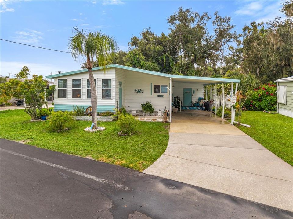 For Sale: $140,000 (2 beds, 2 baths, 1096 Square Feet)