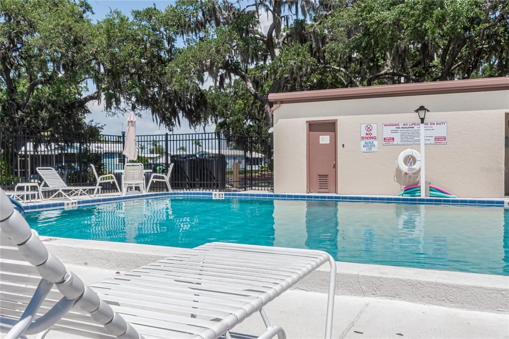 For Sale: $140,000 (2 beds, 2 baths, 1096 Square Feet)
