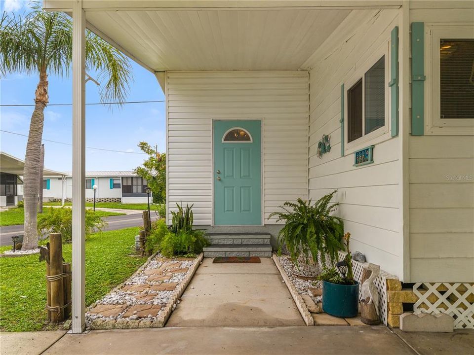 For Sale: $140,000 (2 beds, 2 baths, 1096 Square Feet)