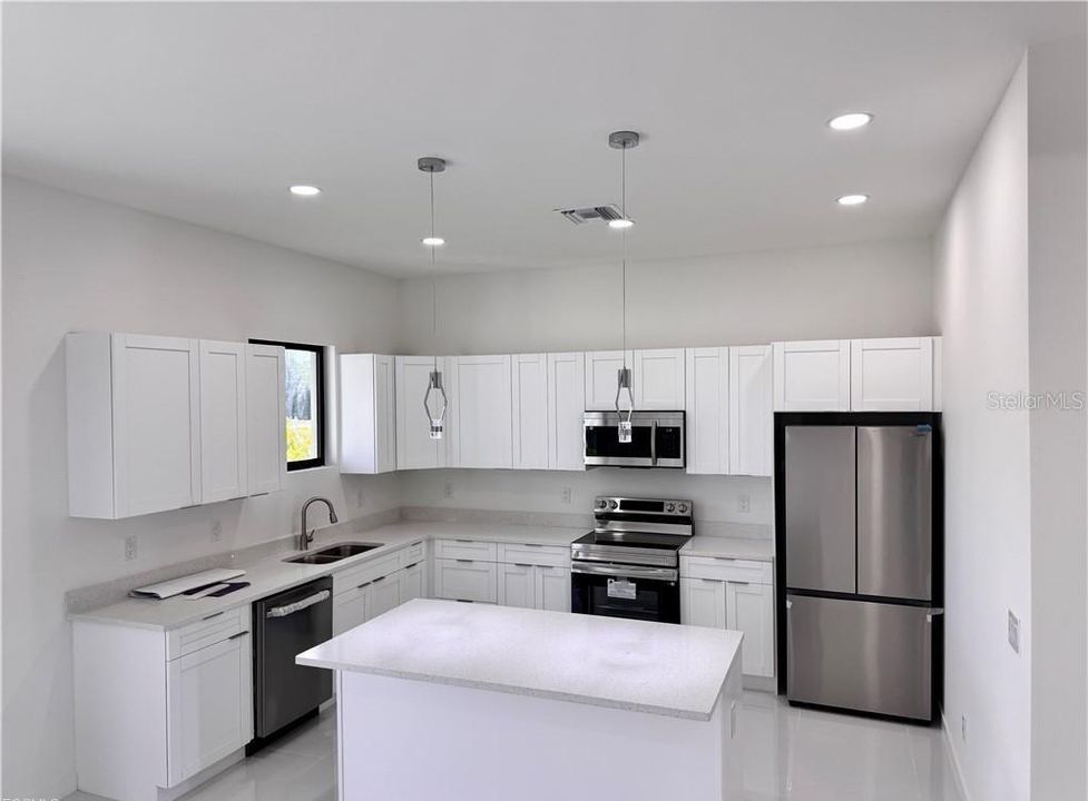 For Sale: $420,000 (4 beds, 3 baths, 1904 Square Feet)