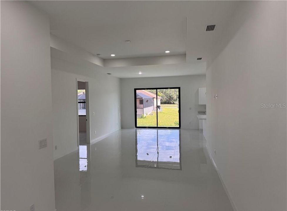For Sale: $420,000 (4 beds, 3 baths, 1904 Square Feet)