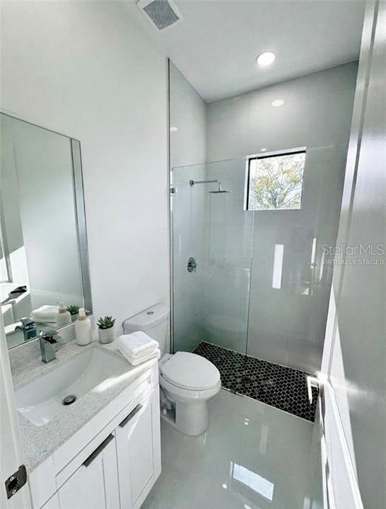 For Sale: $420,000 (4 beds, 3 baths, 1904 Square Feet)