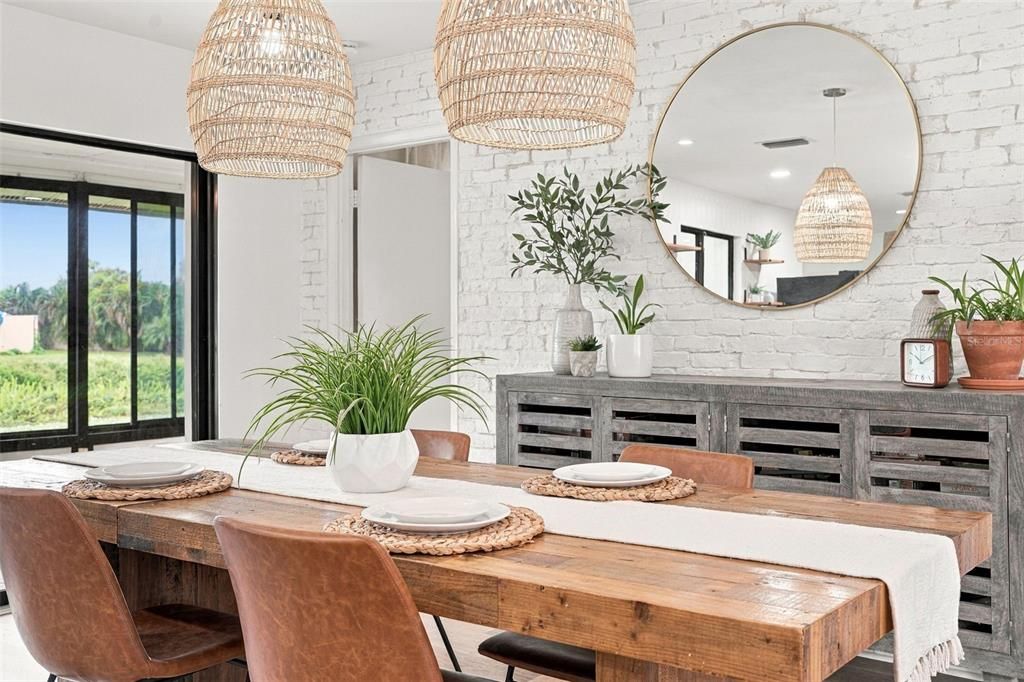 En Venta: $435,000 (3 camas, 2 baños, 1965 Pies cuadrados)
