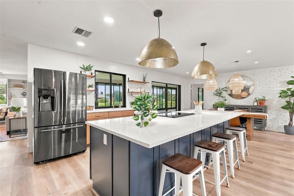 En Venta: $435,000 (3 camas, 2 baños, 1965 Pies cuadrados)
