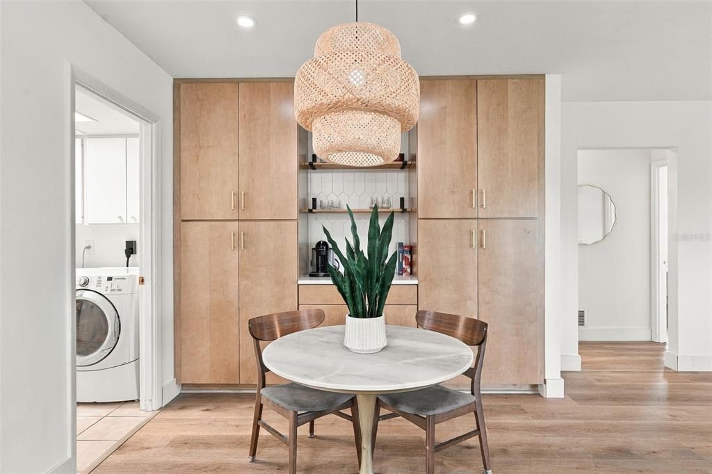 En Venta: $435,000 (3 camas, 2 baños, 1965 Pies cuadrados)