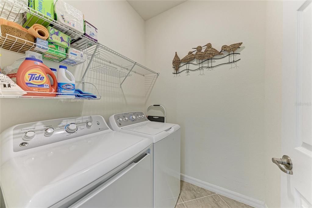 Active With Contract: $335,000 (3 beds, 2 baths, 1416 Square Feet)