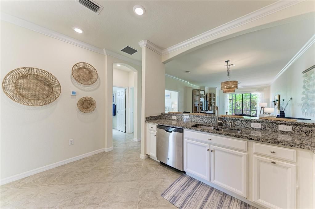Active With Contract: $335,000 (3 beds, 2 baths, 1416 Square Feet)