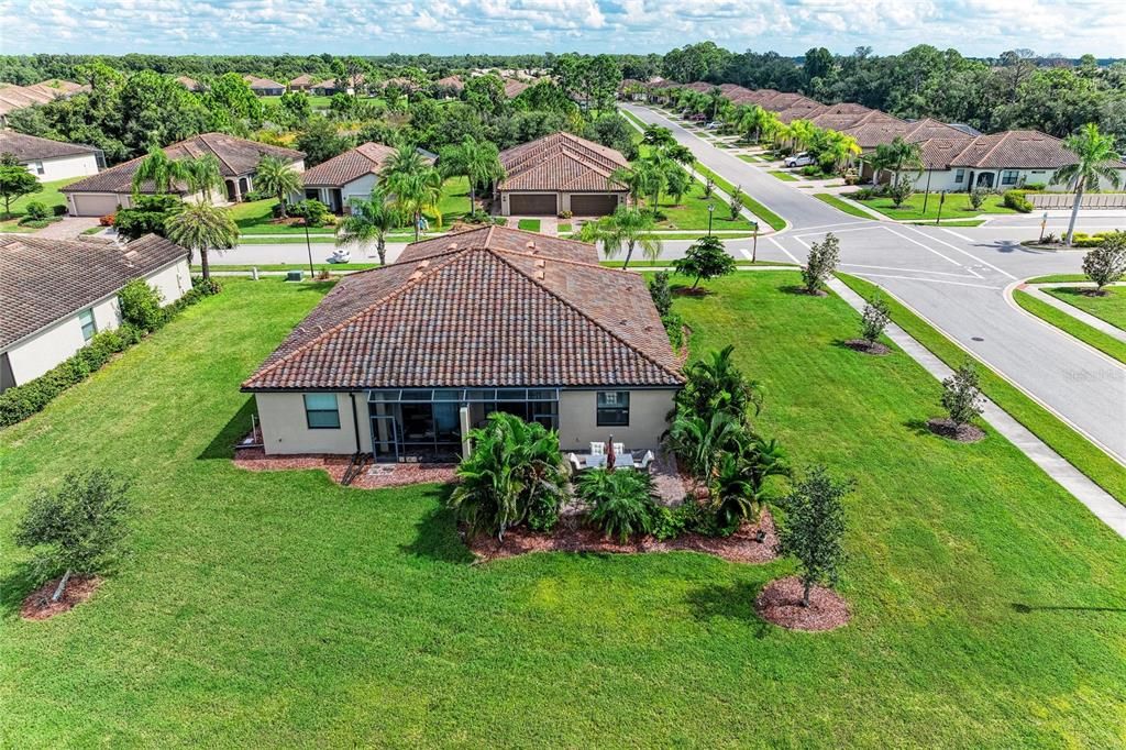 Active With Contract: $335,000 (3 beds, 2 baths, 1416 Square Feet)