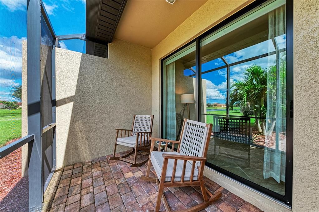 Active With Contract: $335,000 (3 beds, 2 baths, 1416 Square Feet)