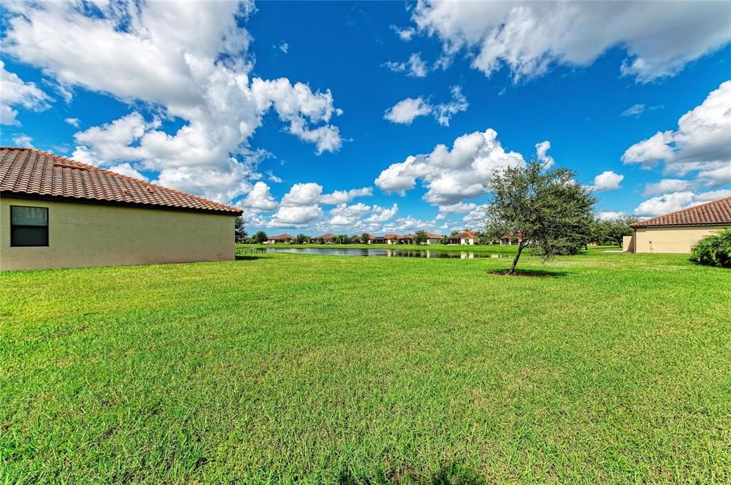 Active With Contract: $335,000 (3 beds, 2 baths, 1416 Square Feet)