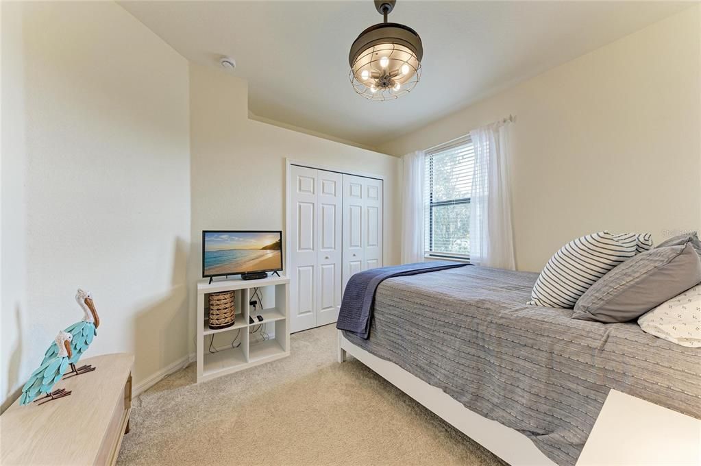 Active With Contract: $335,000 (3 beds, 2 baths, 1416 Square Feet)