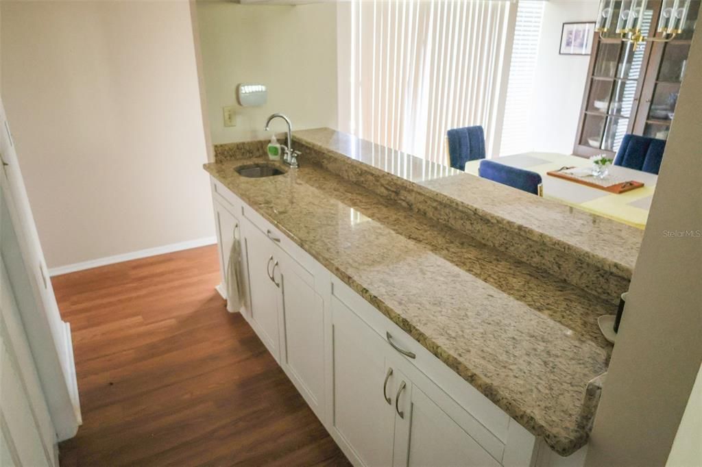For Rent: $2,100 (2 beds, 2 baths, 1250 Square Feet)