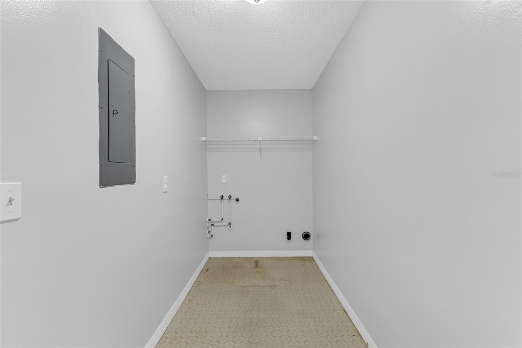 En Venta: $345,000 (3 camas, 2 baños, 1310 Pies cuadrados)