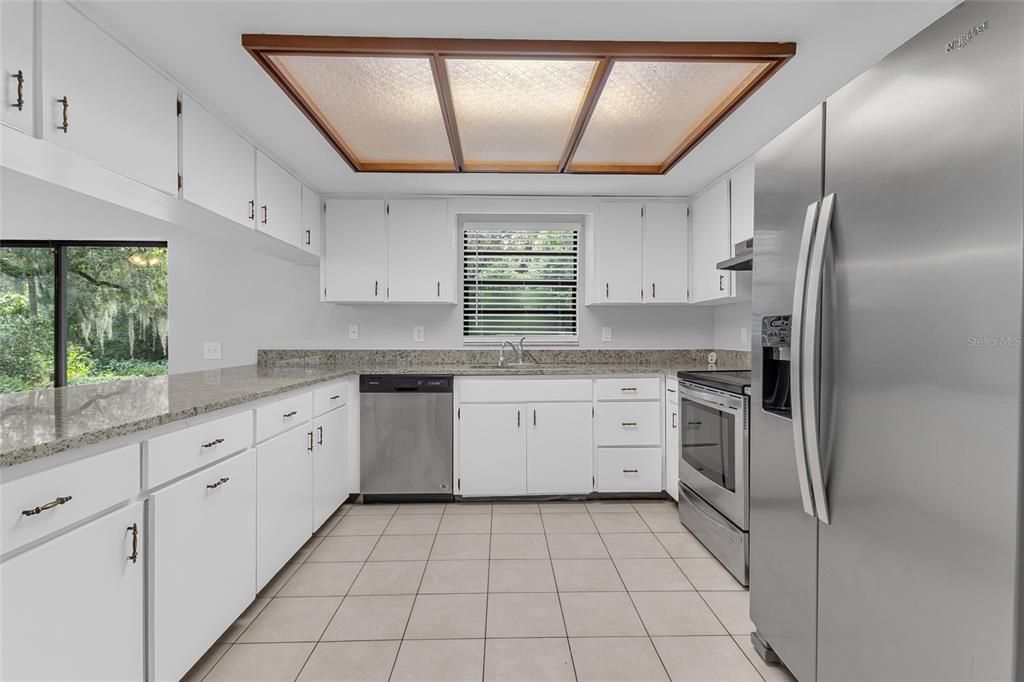 En Venta: $345,000 (3 camas, 2 baños, 1310 Pies cuadrados)