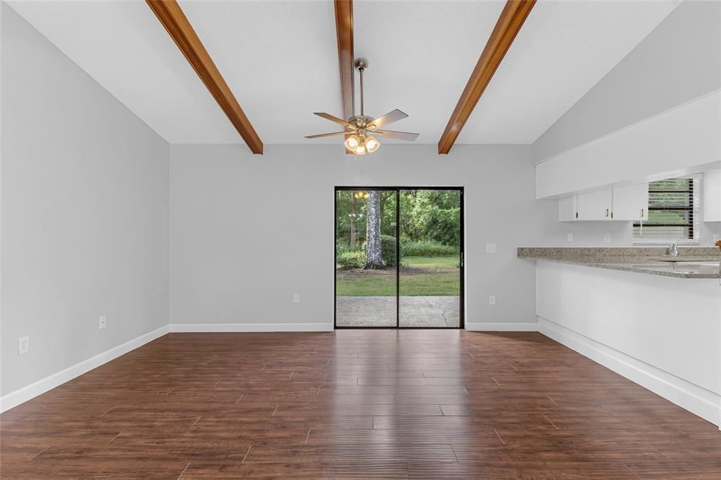 En Venta: $345,000 (3 camas, 2 baños, 1310 Pies cuadrados)