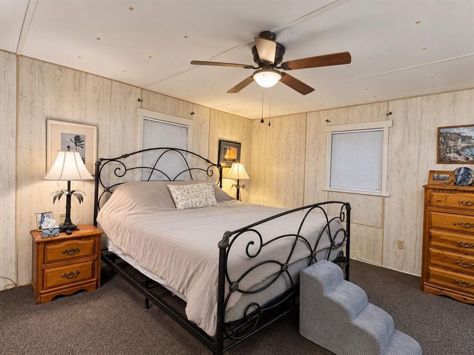 For Sale: $180,000 (4 beds, 2 baths, 1876 Square Feet)