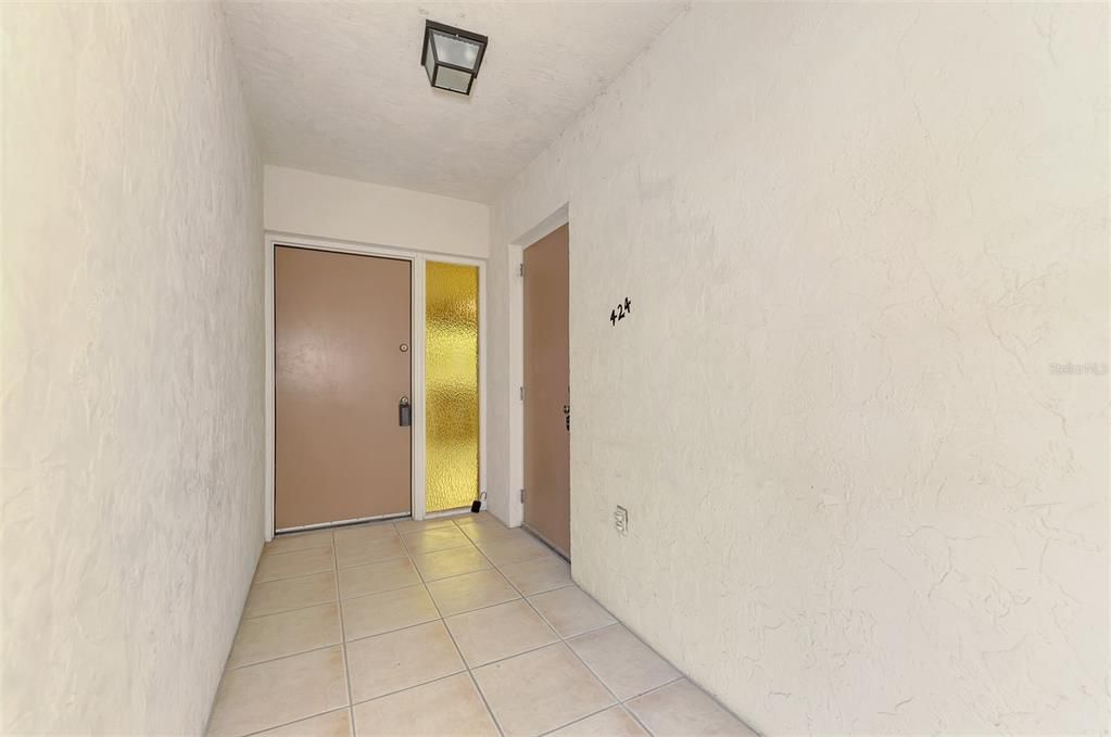 For Sale: $124,700 (2 beds, 1 baths, 814 Square Feet)