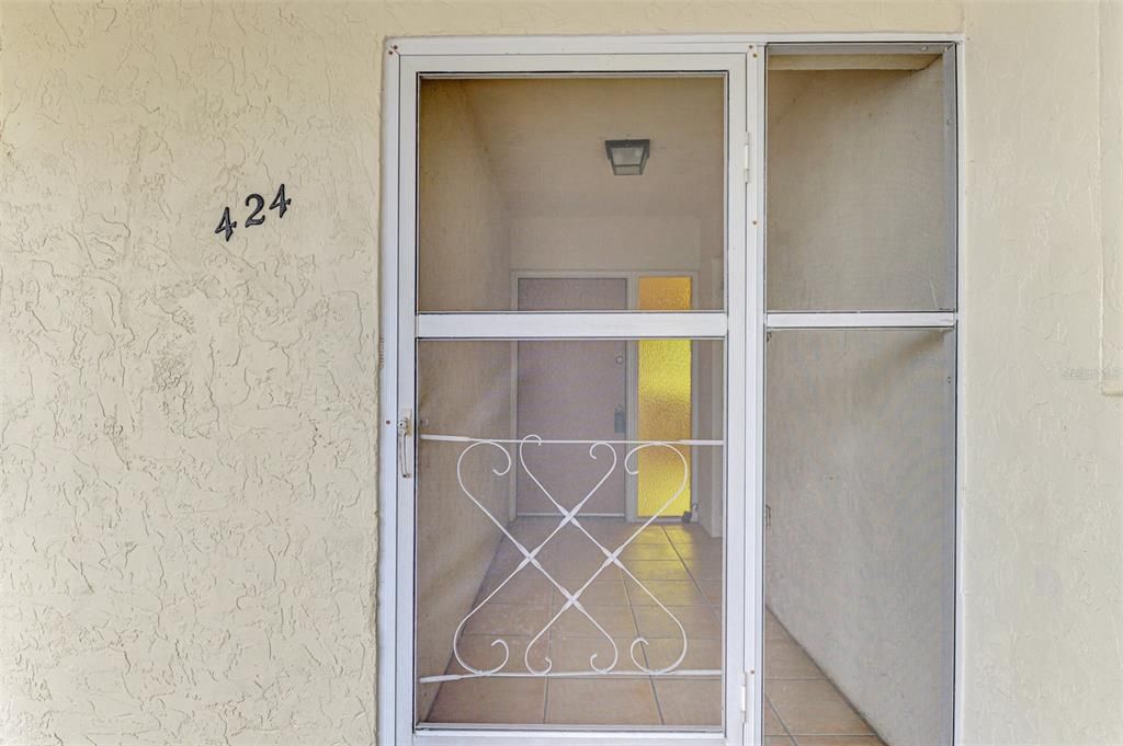 For Sale: $124,700 (2 beds, 1 baths, 814 Square Feet)