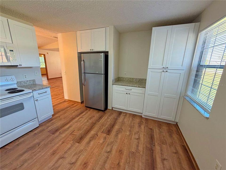 В аренду: $1,995 (3 спален, 2 ванн, 1676 Квадратных фут)