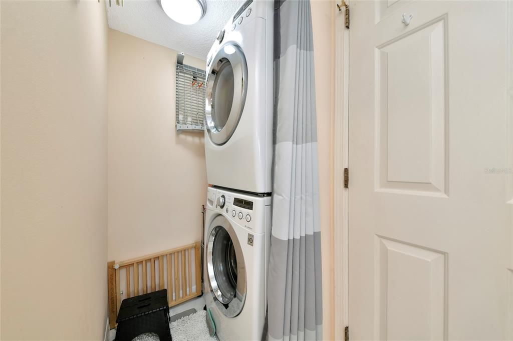 En Venta: $215,000 (2 camas, 2 baños, 1032 Pies cuadrados)