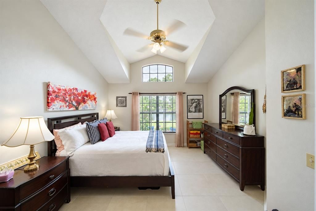 For Sale: $267,990 (2 beds, 2 baths, 1179 Square Feet)