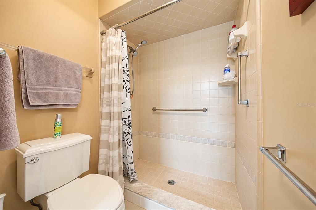 For Sale: $267,990 (2 beds, 2 baths, 1179 Square Feet)