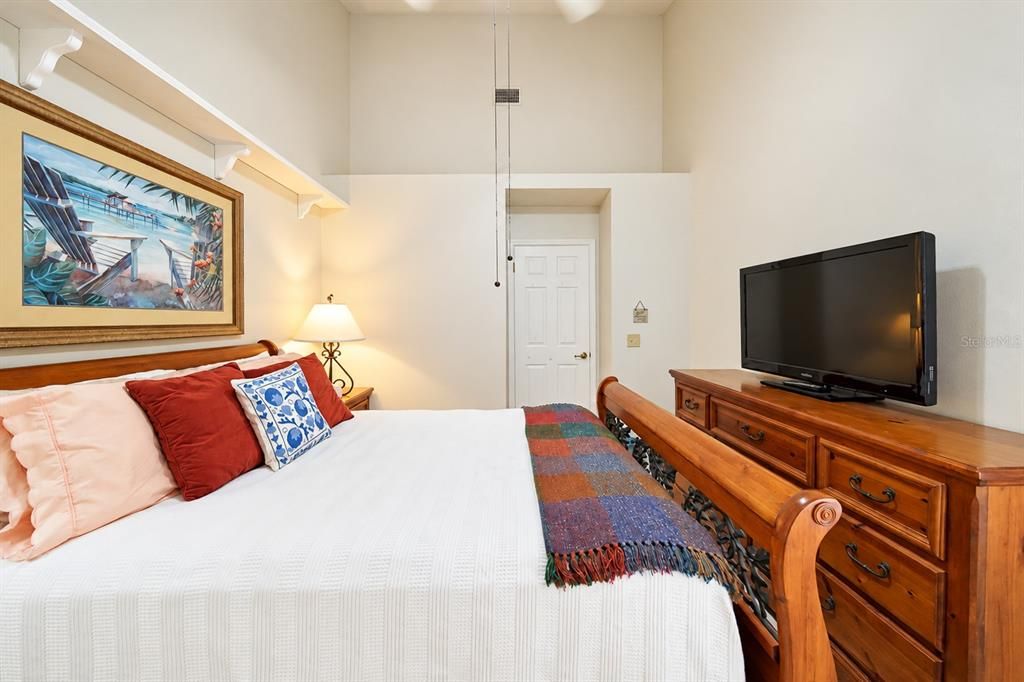 For Sale: $267,990 (2 beds, 2 baths, 1179 Square Feet)