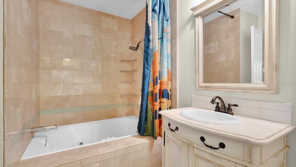 For Sale: $280,000 (2 beds, 2 baths, 1128 Square Feet)