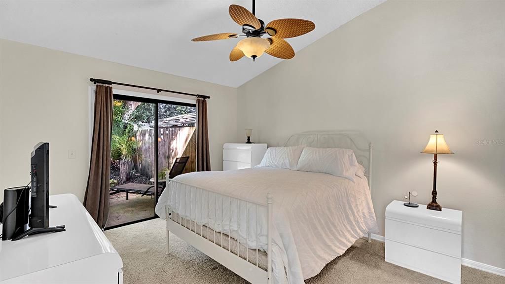 For Sale: $280,000 (2 beds, 2 baths, 1128 Square Feet)