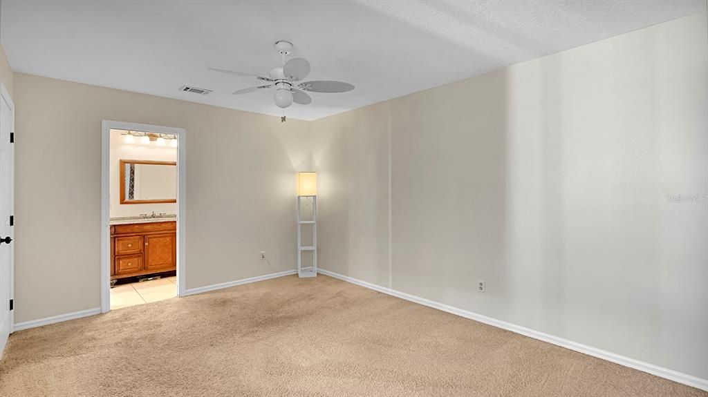 For Sale: $280,000 (2 beds, 2 baths, 1128 Square Feet)