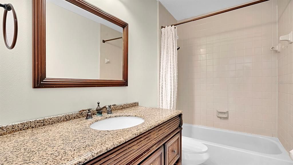 For Sale: $280,000 (2 beds, 2 baths, 1128 Square Feet)
