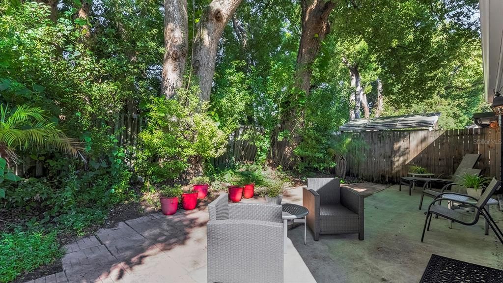 For Sale: $280,000 (2 beds, 2 baths, 1128 Square Feet)