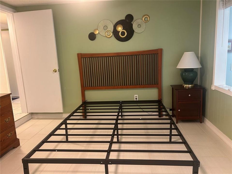 На продажу: $169,900 (2 спален, 2 ванн, 1175 Квадратных фут)