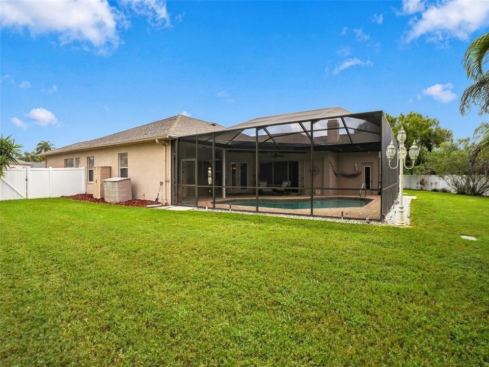 En Venta: $629,900 (4 camas, 3 baños, 2727 Pies cuadrados)