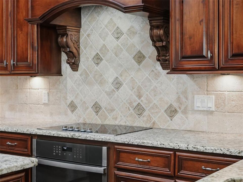 En Venta: $629,900 (4 camas, 3 baños, 2727 Pies cuadrados)