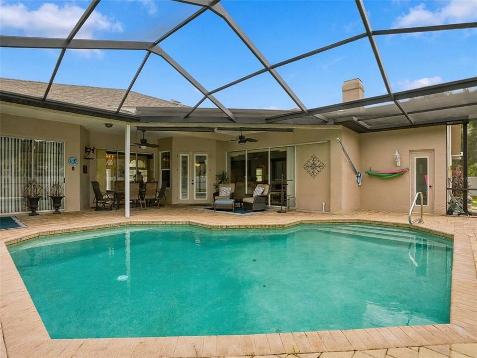 En Venta: $629,900 (4 camas, 3 baños, 2727 Pies cuadrados)