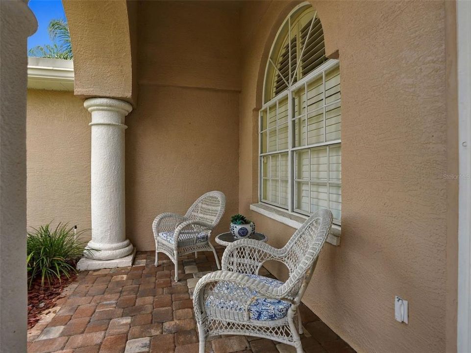 En Venta: $629,900 (4 camas, 3 baños, 2727 Pies cuadrados)