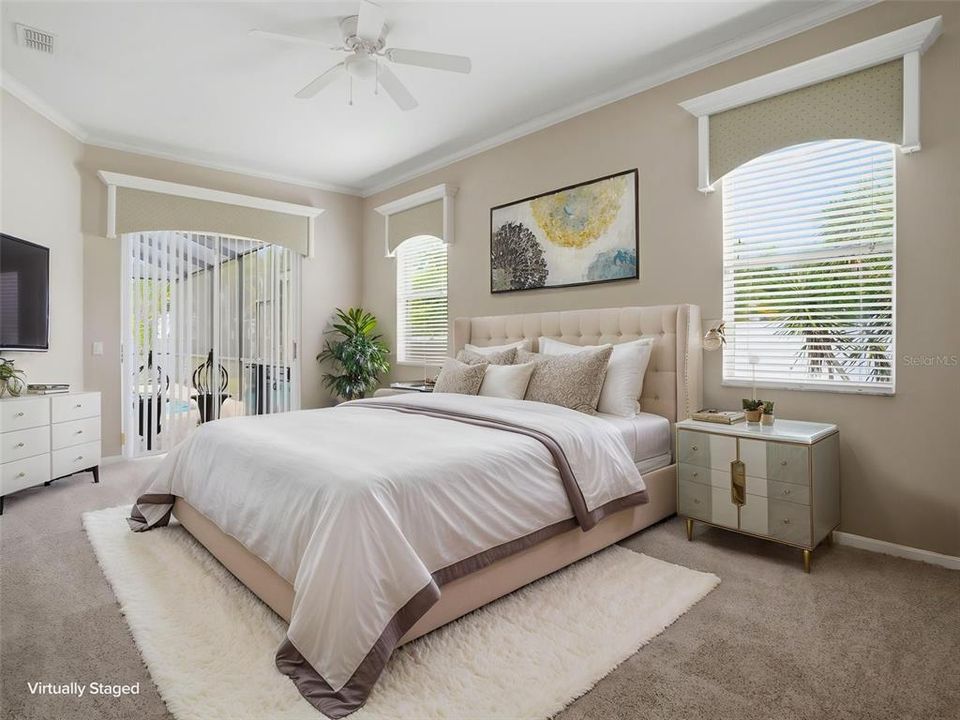 En Venta: $629,900 (4 camas, 3 baños, 2727 Pies cuadrados)
