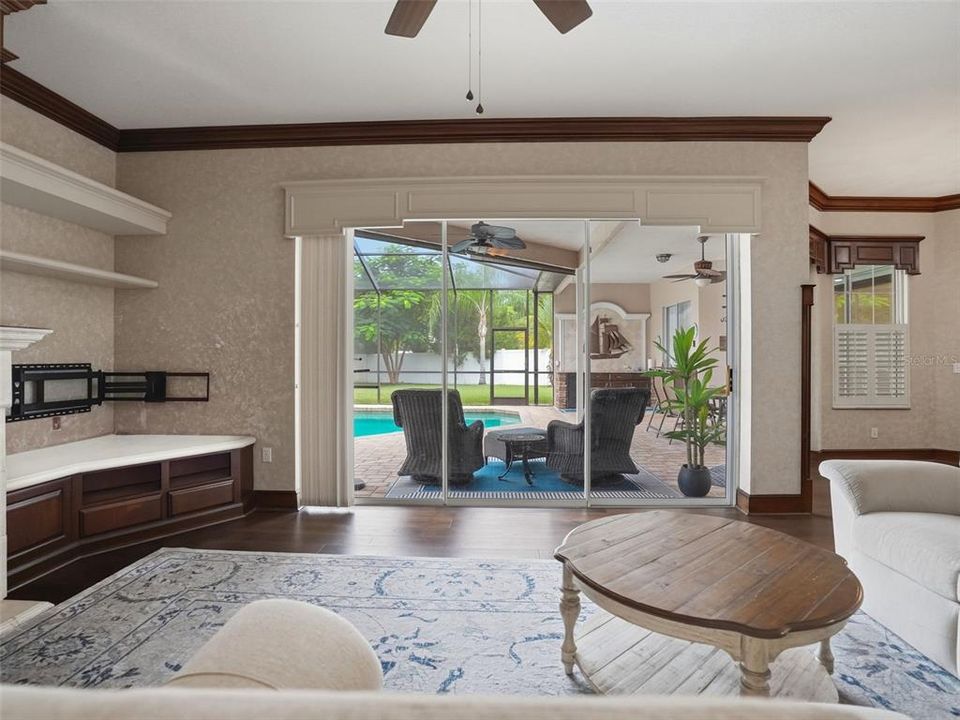 En Venta: $629,900 (4 camas, 3 baños, 2727 Pies cuadrados)