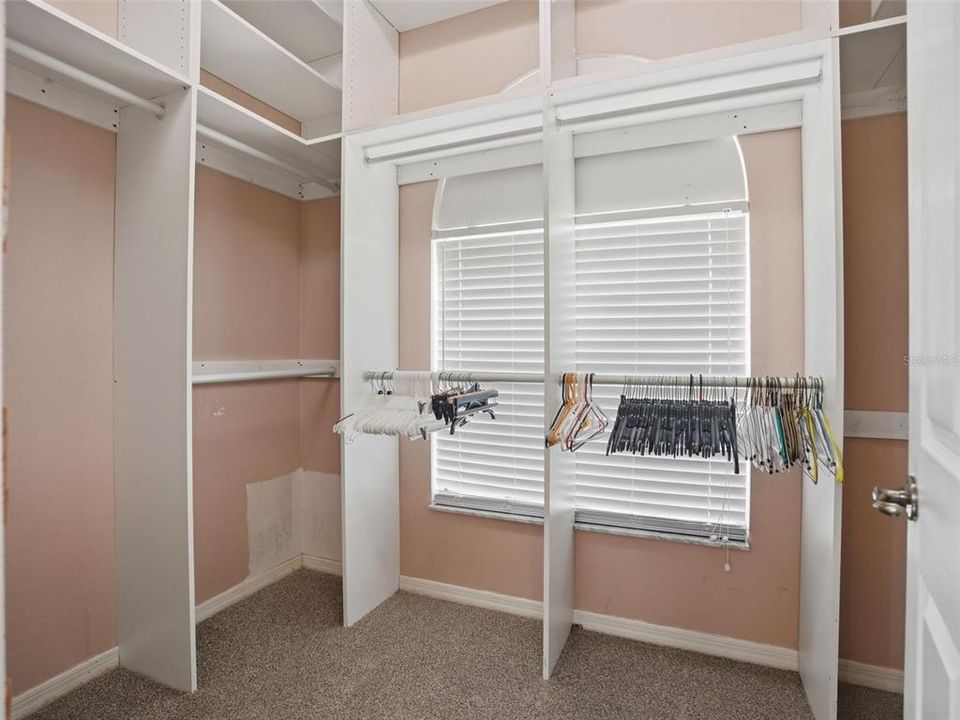 En Venta: $629,900 (4 camas, 3 baños, 2727 Pies cuadrados)