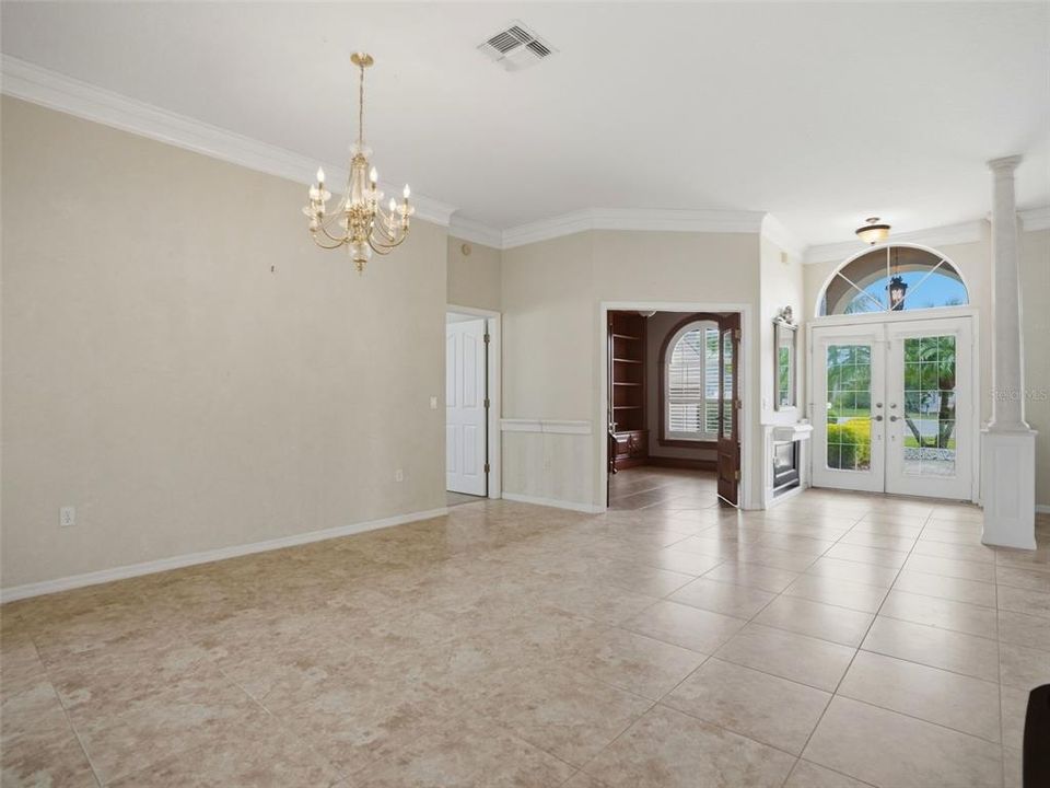 En Venta: $629,900 (4 camas, 3 baños, 2727 Pies cuadrados)