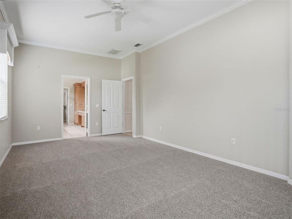 En Venta: $629,900 (4 camas, 3 baños, 2727 Pies cuadrados)