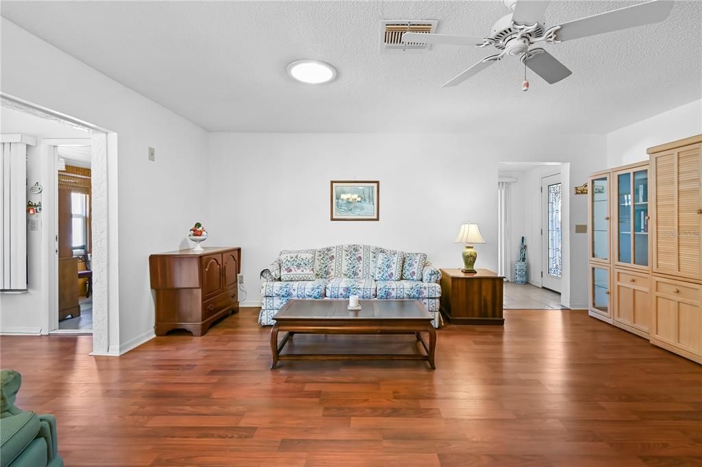 En Venta: $150,000 (2 camas, 2 baños, 1008 Pies cuadrados)