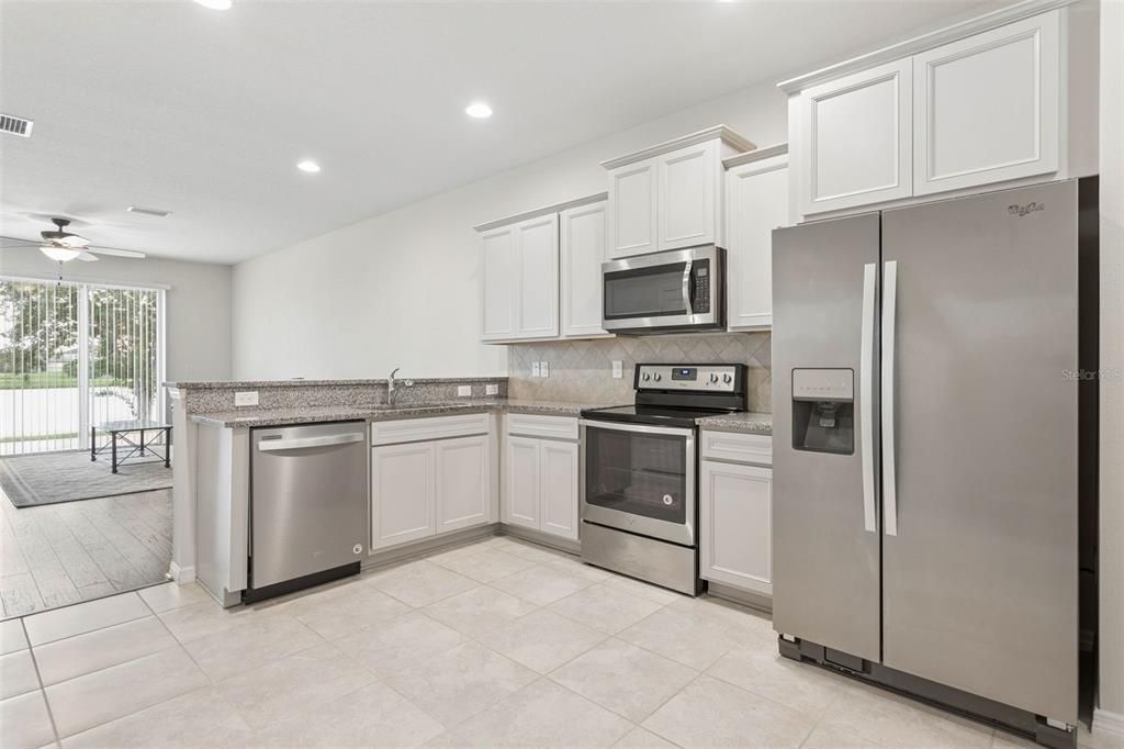 For Sale: $248,900 (2 beds, 2 baths, 1588 Square Feet)