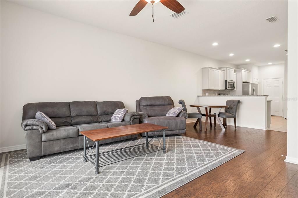 For Sale: $248,900 (2 beds, 2 baths, 1588 Square Feet)
