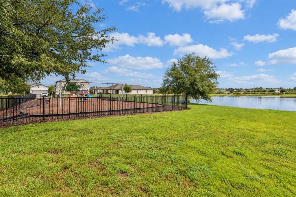For Sale: $248,900 (2 beds, 2 baths, 1588 Square Feet)