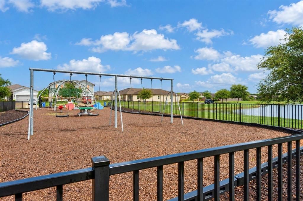 For Sale: $248,900 (2 beds, 2 baths, 1588 Square Feet)