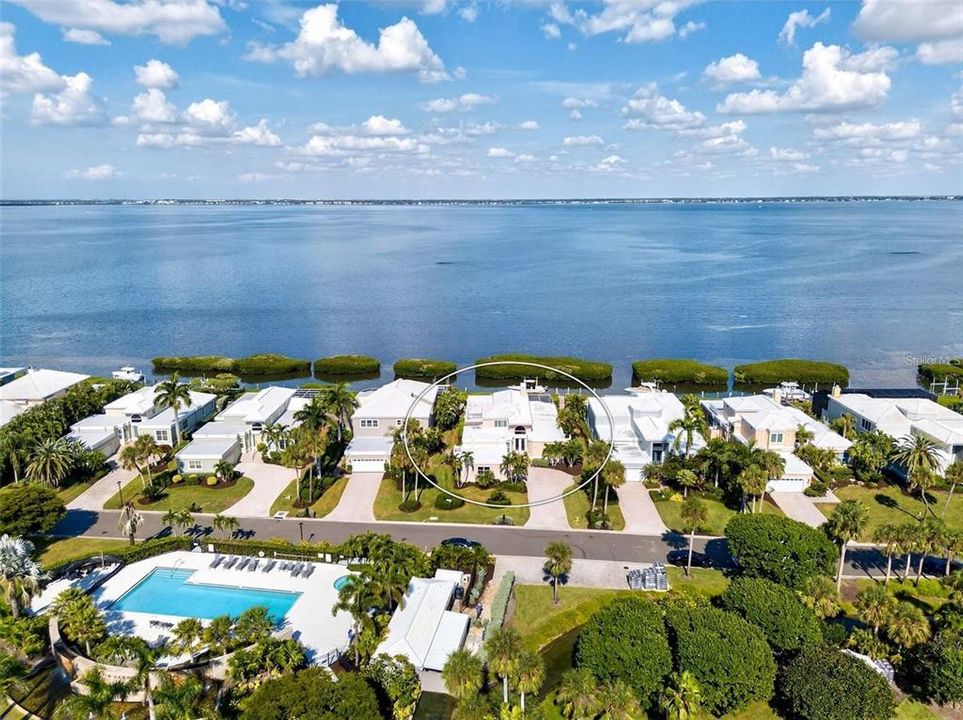 For Sale: $3,275,000 (3 beds, 3 baths, 3341 Square Feet)